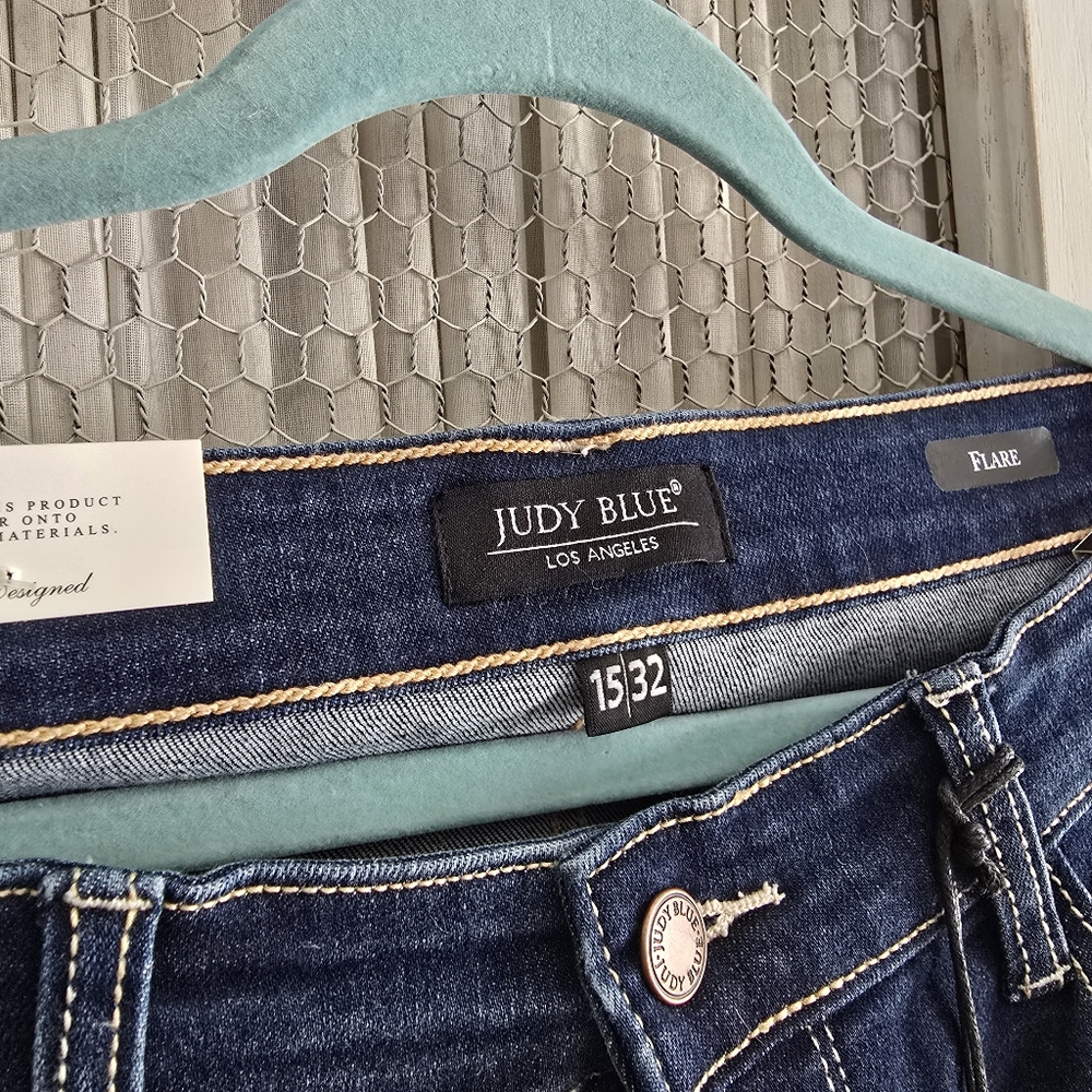 Judy Blue Flare Leg Jeans NWT Size 15/32 - Picture 4 of 6